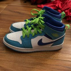 Jordan 1 Mid Top Blue And Green Size 6y