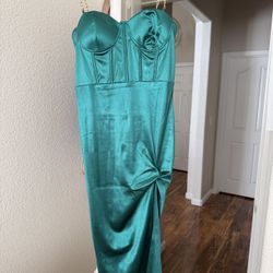 Bella Barnett Dress