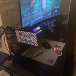 gaming computer with accesories