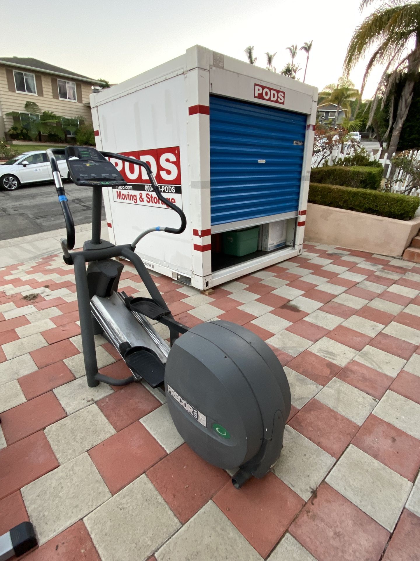 Used Elliptical Needs Repairs and New Battery  -pick up only. 