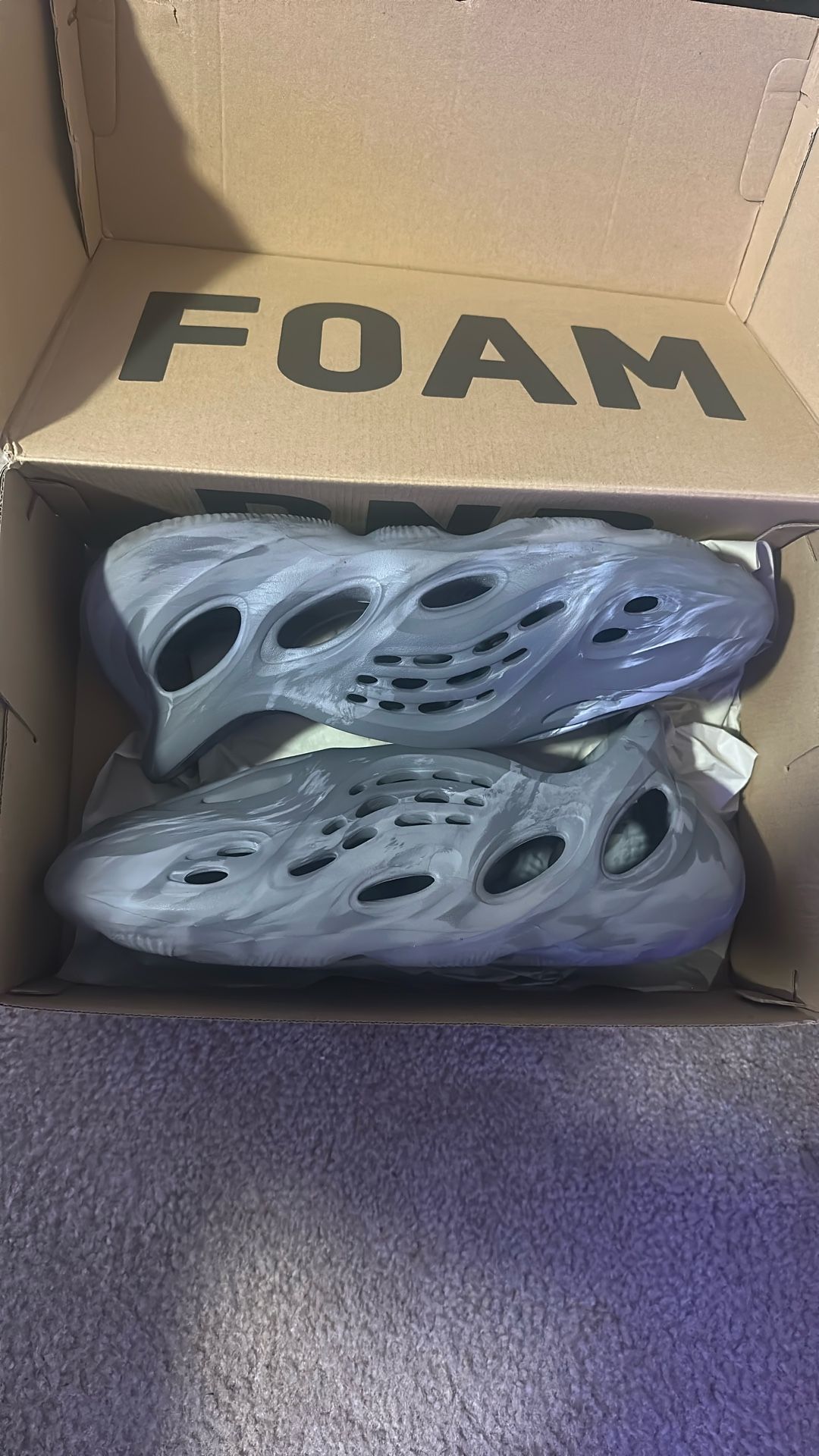 yeezy foam runners sz 13