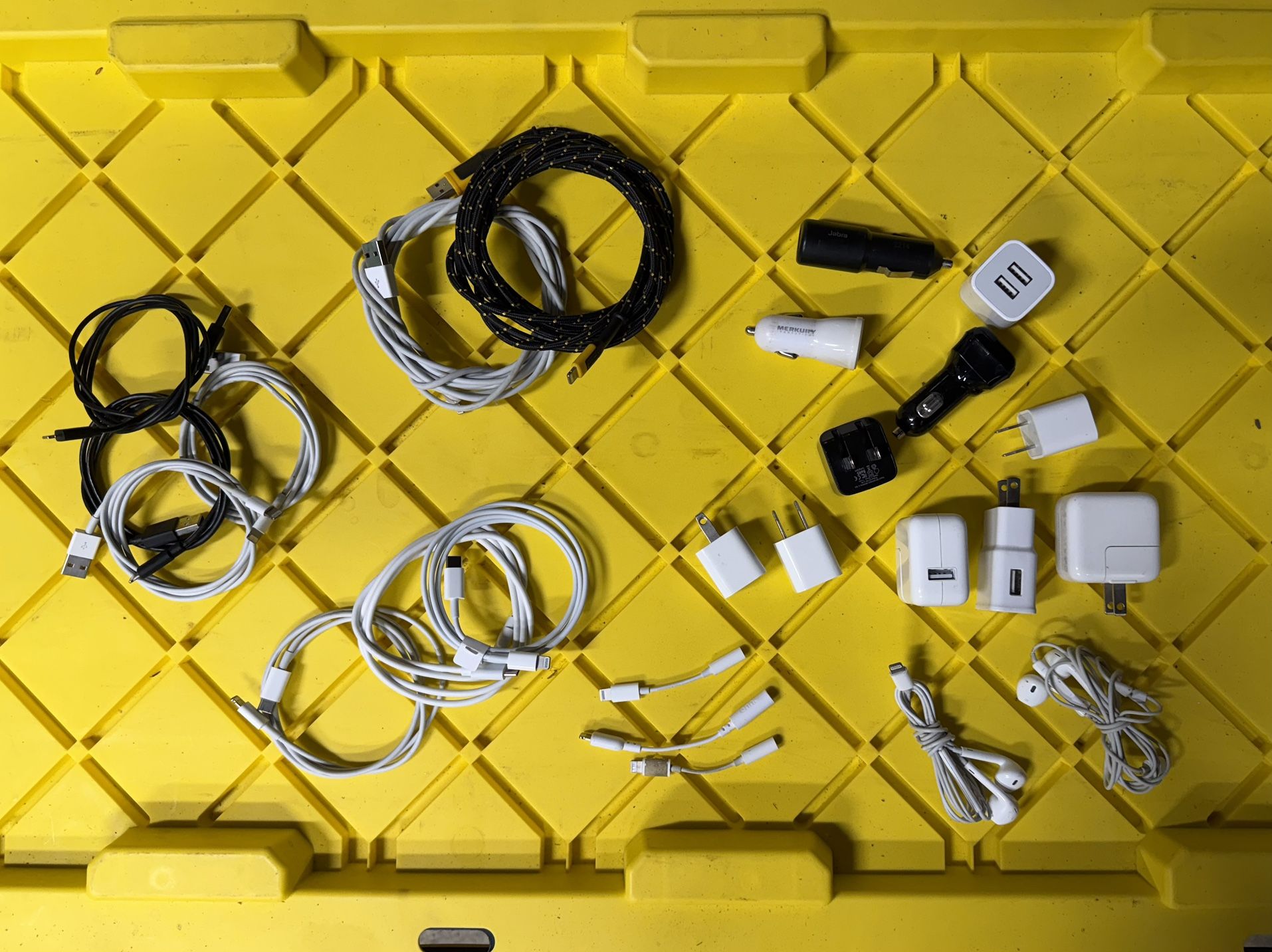 Apple Lightning To “Other” Chords And Cubes