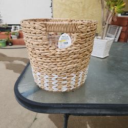 Woven Plant Basket 