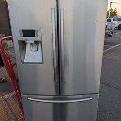 Counter Depth Samsung Refrigerator/3 Months Of Warranty And Free Local Delivery 