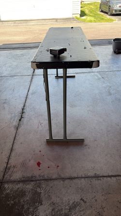 Folding table