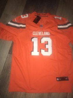 Browns Odell Beckham Jersey size XL but it fits like a XXL