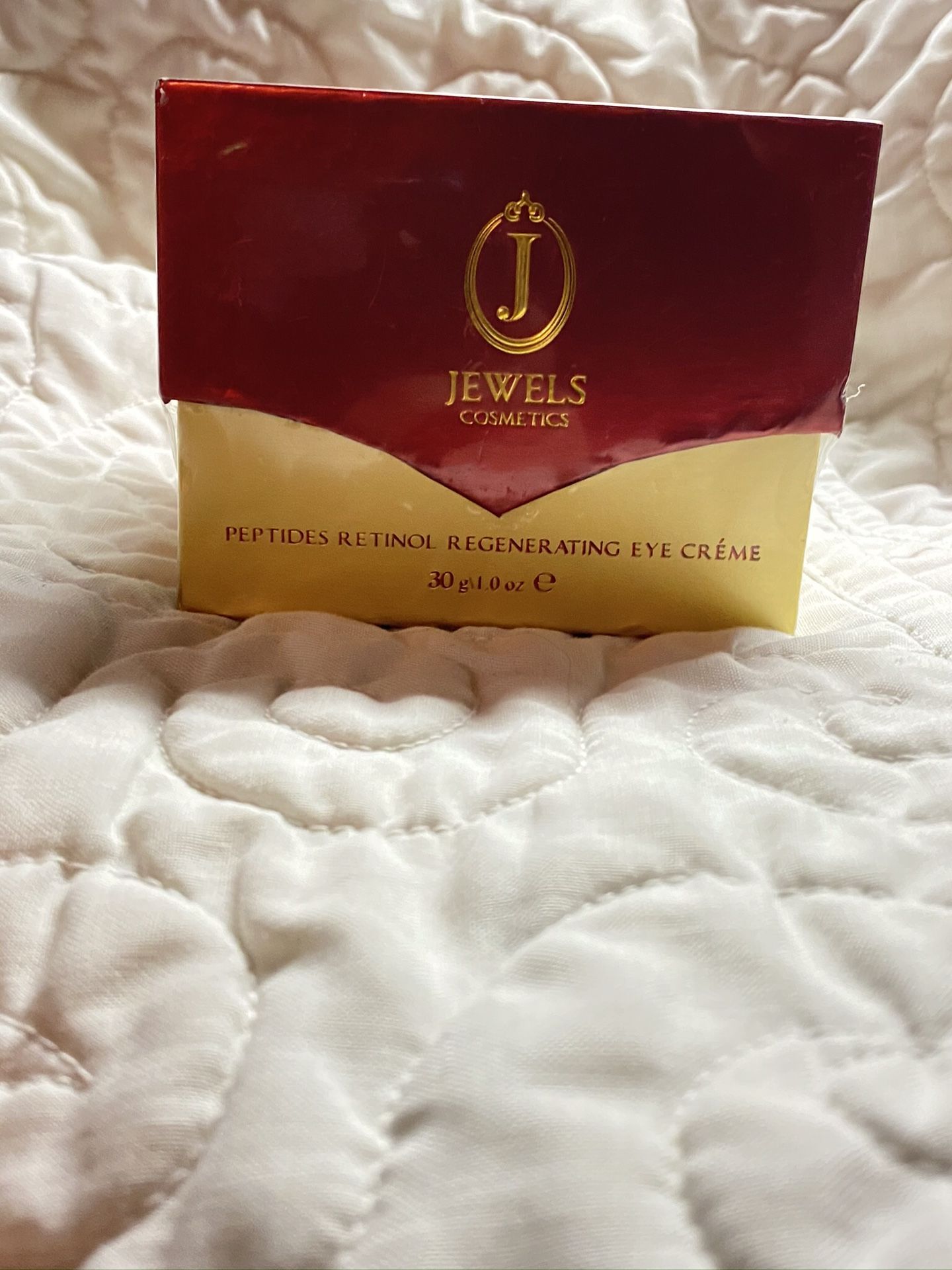 Jewels cosmetics Regenerating Eye Cream