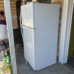 Refrigerator WHIRLPOOL 