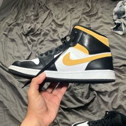 Official Air Jordan 1 Mids 