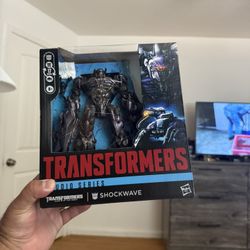TRANSFORMERS STUDIO SERIES SHOCKWAVE 