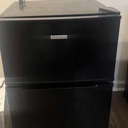 Black, Avalon, Mini Fridge
