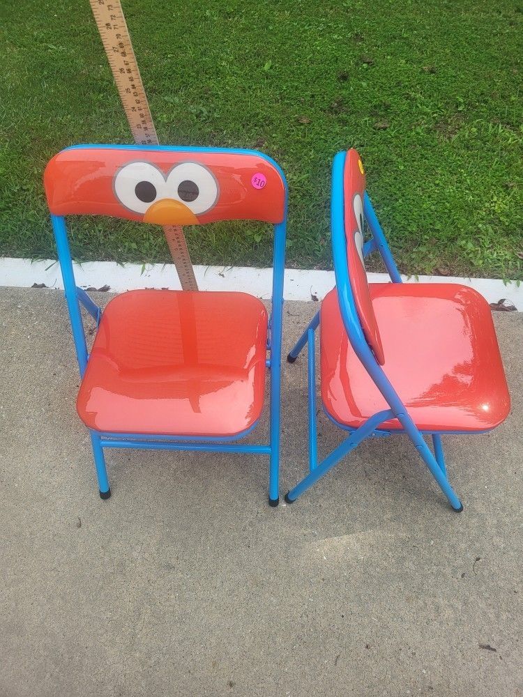 FREE Small Elmo Chairs Set of 2