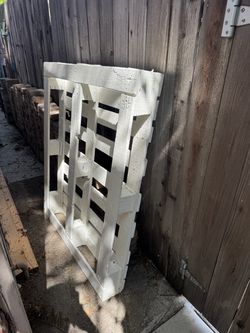 White Painted Wooden Pallet