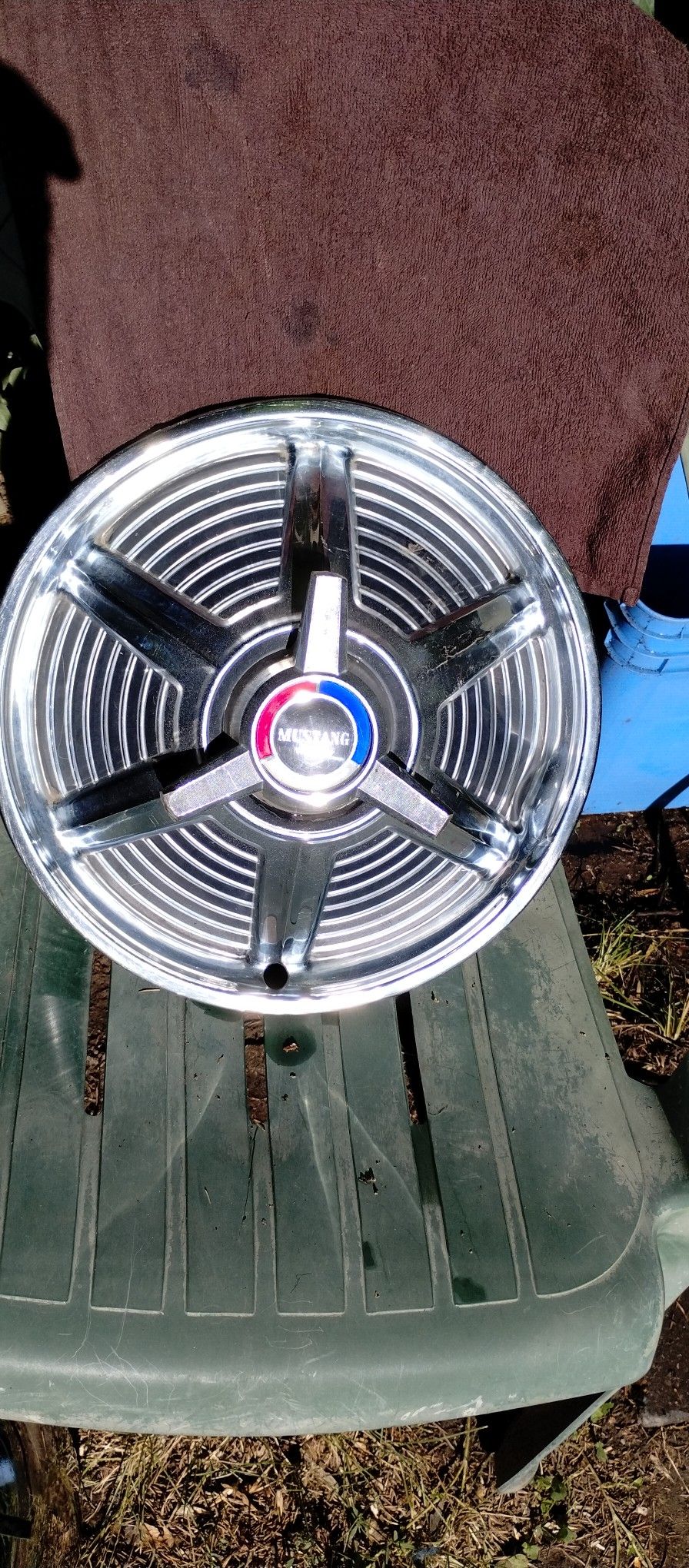 64-1/2 Ford Mustang Knock-off Hubcap