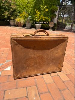 Vintage brief case/ suitcase