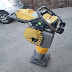 Bomag compactor bt65 powered by honda gxr120 great condition only 46 hours of use