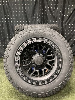 Brand New Lock Off Road Commando 8x165 20x10 8 Lug 20 Inch Wheels