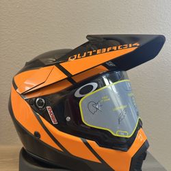 AGV AX9