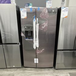 GE Stainless Steel Refrigerator With Water And Ice Dispenser🚨