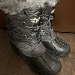 Snow Boots Size 9 New 