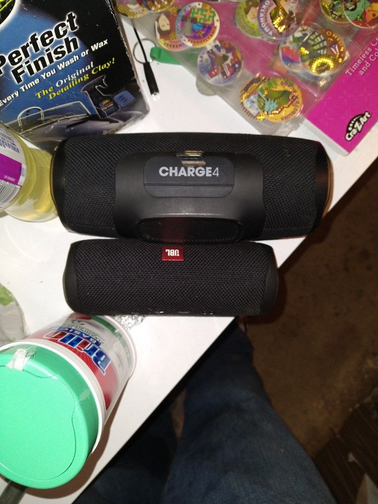 Jbl Charge 4 And Jbl Flip 5 Package 