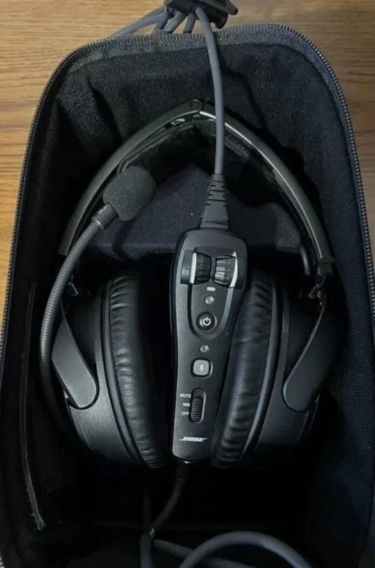 Bose A20 Aviation Headset with Bluetooth & Dual Plug Cable Black