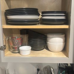 Dishes/cups