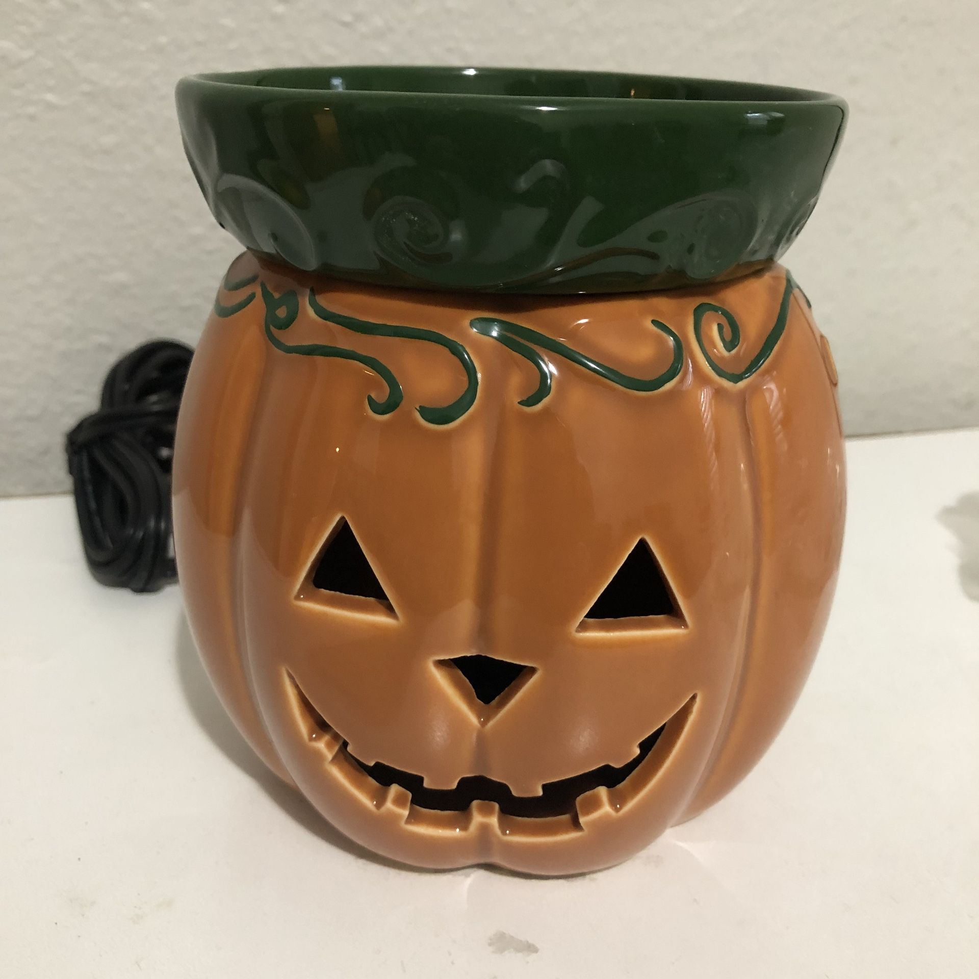 Scentsy- jack-o-lantern warmer