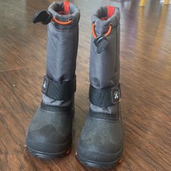 Toddler Snow Boots (size 13)