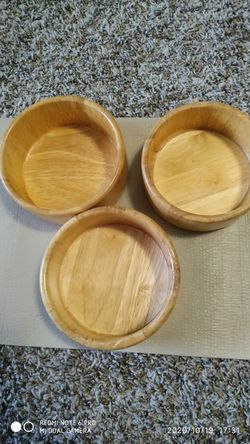 Set of 3 wooden bowls