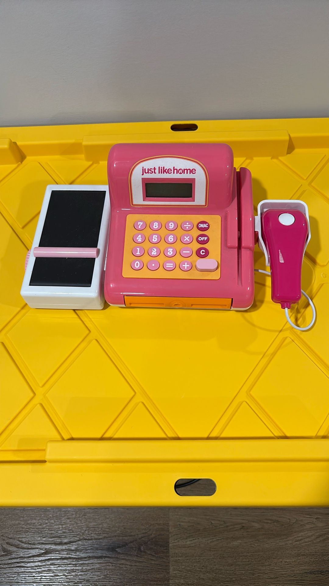 Cashier 