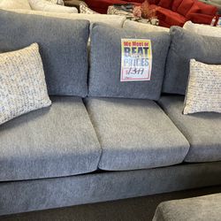 Gorgeous Sleeper Sofa  ✨ Easy Financing Options 💛 Free Delivery 🚚 