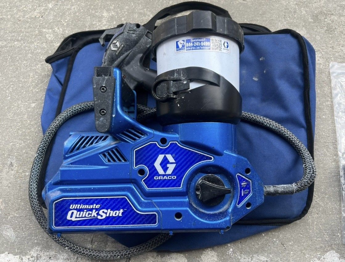 Graco Ultra Quickshot Airless
Sprayer W/a Brand New 5 Ah Battery Y
Charger 7
