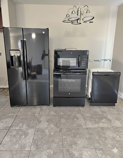 Black kitchen appliances set