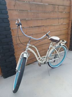 4 bikes 2 26" beach cruisers 2 20" kids bikes