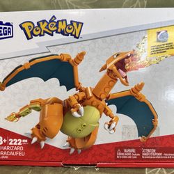 Mega  Pokémon Charizard  Set – Buildable Figure 