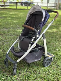 STROLLER & BASSINET Uppababy Cruz V2