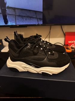 Dior B22 Size 9