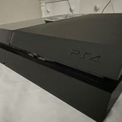 USED PS4 slim with controller 