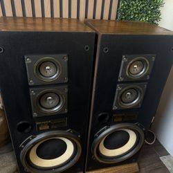 VINTAGE FISHER FLOOR SPEAKERS 