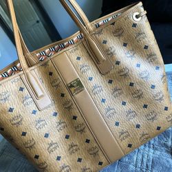 MCM Reversible Liz Shopper In Visetos ((AUTHENTIC))