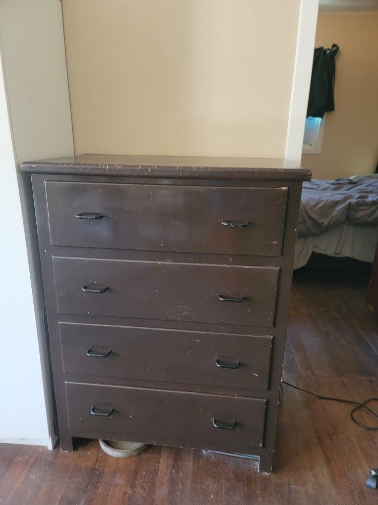 Dresser And Night Stand Set