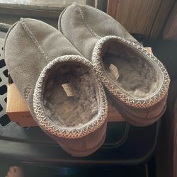 UGG Slippers Size 8