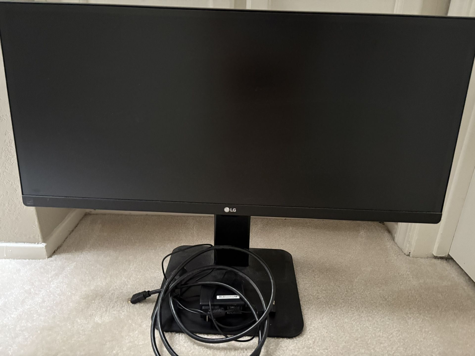 LG ultrawide 29’ Monitor 29UB55