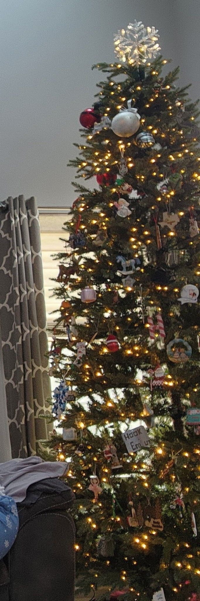 9ft Artificial Christmas Tree Pre Lit