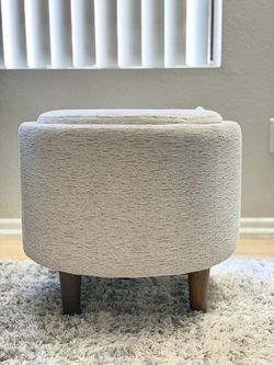 Brand New 20" Round Storage Ottoman with Wooden Legs – Unused
