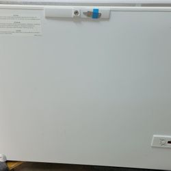 Whirlpool 16 Cu Ft. Garage ReadyFreezer, Converts To Refrigerator