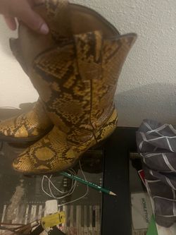Billy’s size 9