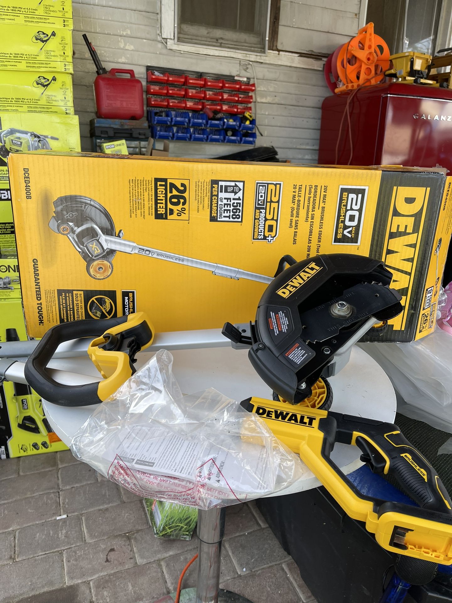 DEWALT 20V Cordless Battery Powered Lawn Edger (Tool Only