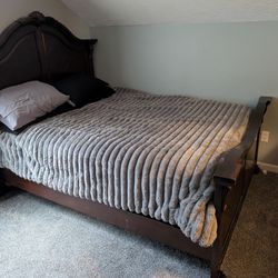 Solid Wood Furniture 